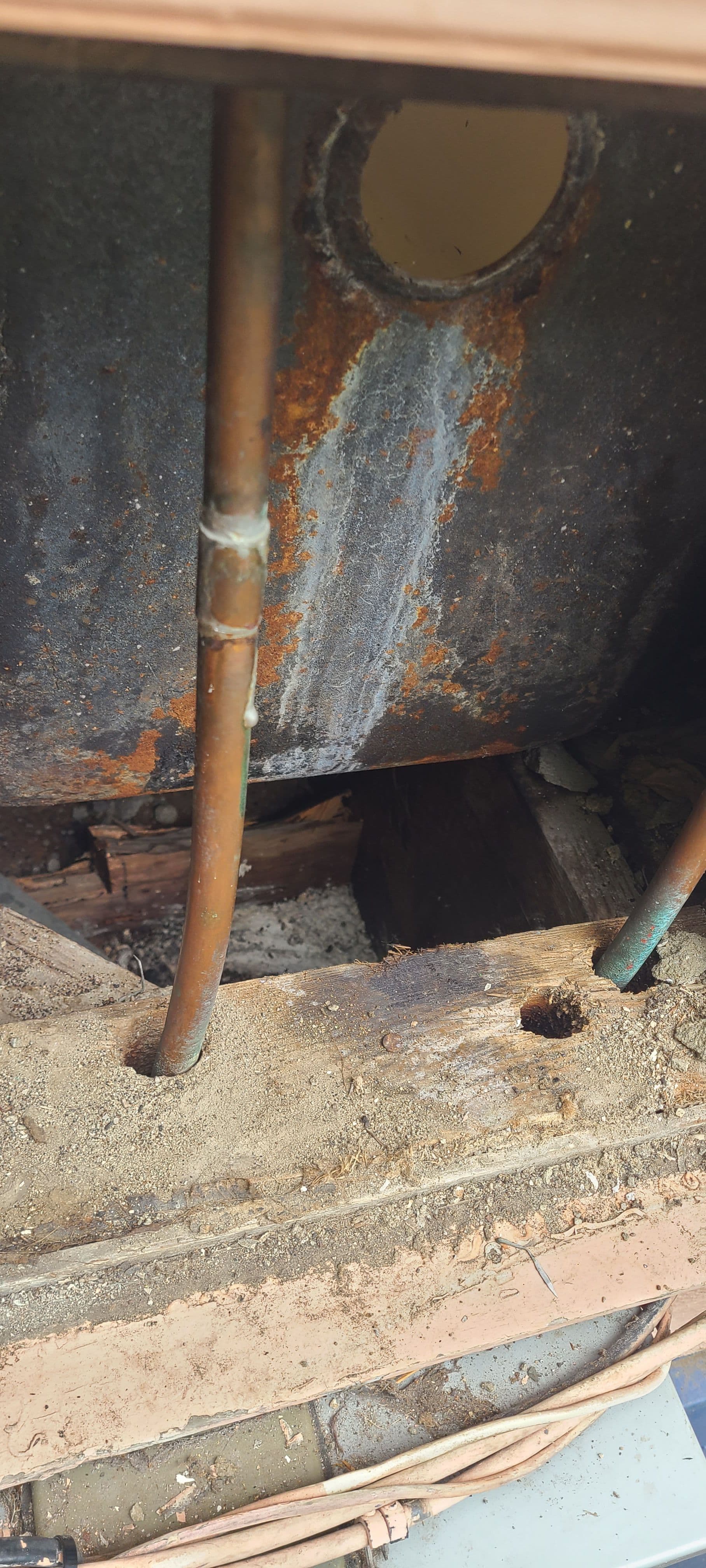 Gallery photos for Bathtub Waste and Overflow Assembly Replacement That Stopped a Hidden Leak: Image #1