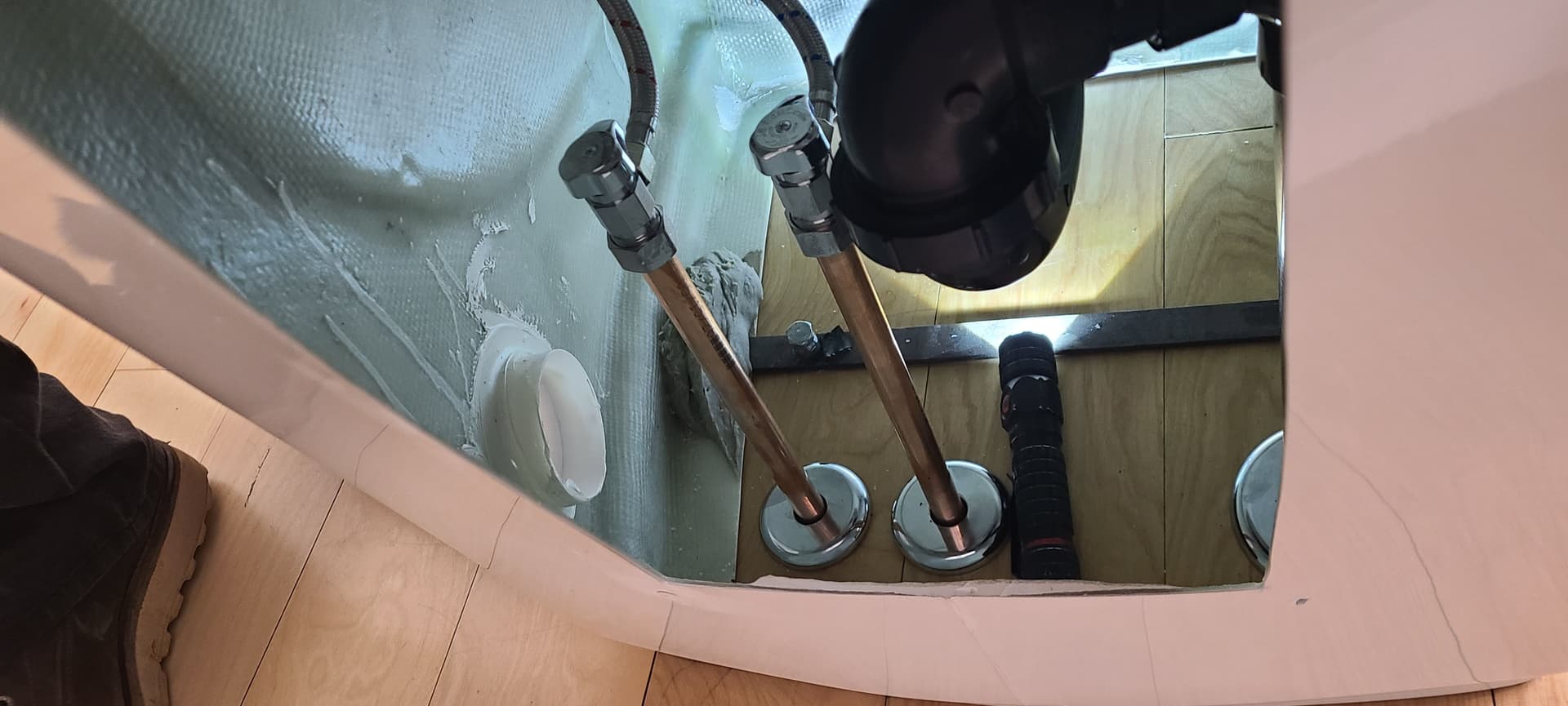 Gallery photos for Shampoo Bowl and Faucet Installation for a Hair Studio: Image #2