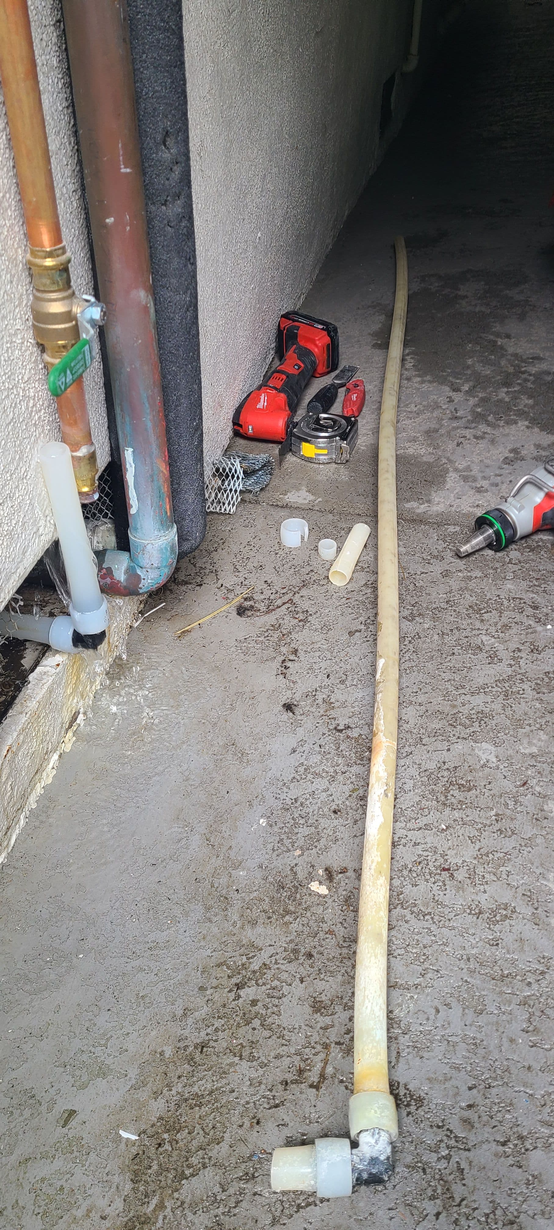 Gallery photos for PEX Pipe Leak Caught Before It Got Worse: Image #2
